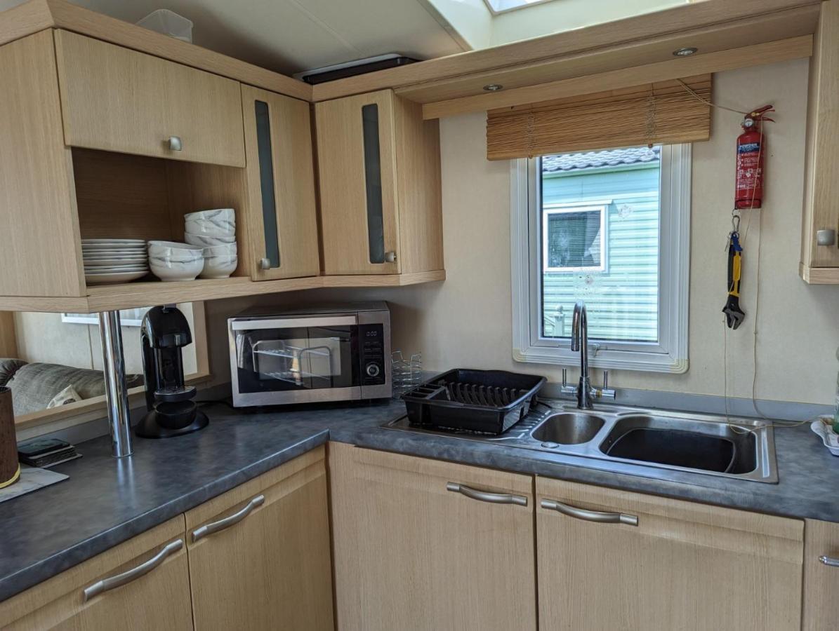 6 Berth Holiday Home On Ocean Edge Near Morecambe Heysham Exterior foto