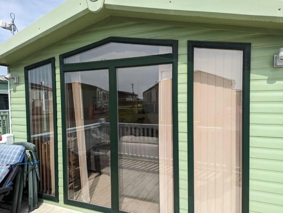 6 Berth Holiday Home On Ocean Edge Near Morecambe Heysham Exterior foto