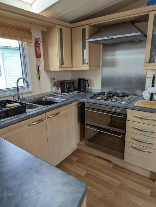 6 Berth Holiday Home On Ocean Edge Near Morecambe Heysham Exterior foto